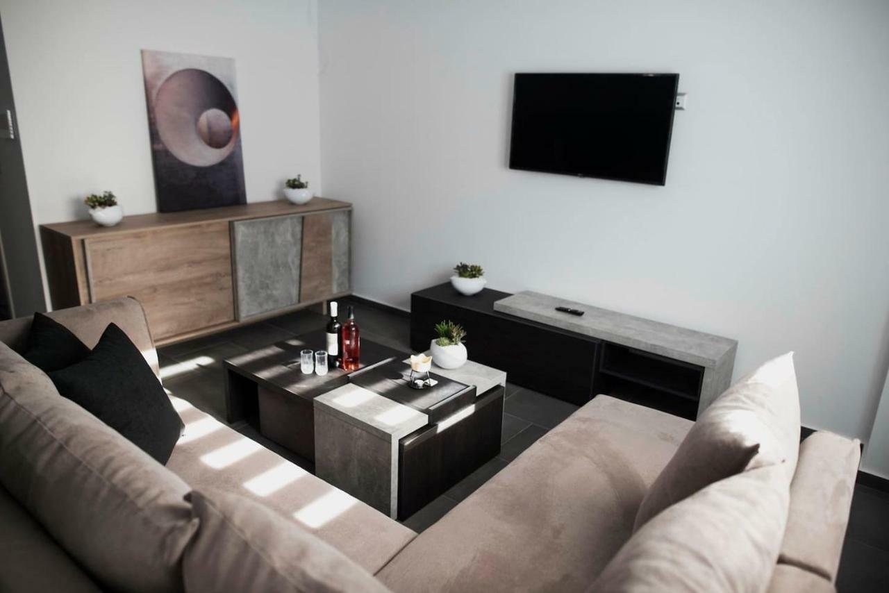 Lf Suites - Irene Thebes Экстерьер фото