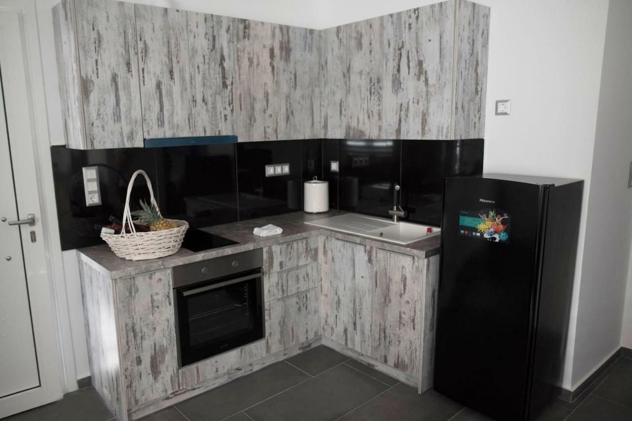 Lf Suites - Irene Thebes Экстерьер фото