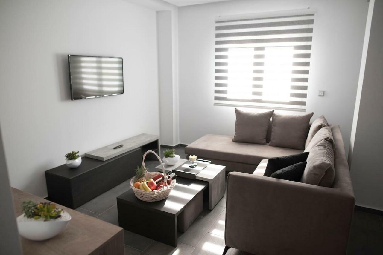 Lf Suites - Irene Thebes Экстерьер фото