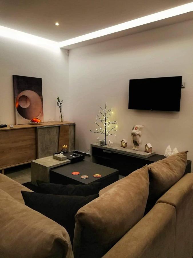 Lf Suites - Irene Thebes Экстерьер фото